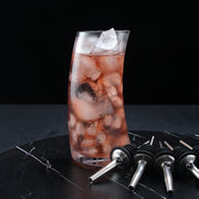 Liquor Pourer For The Bartender